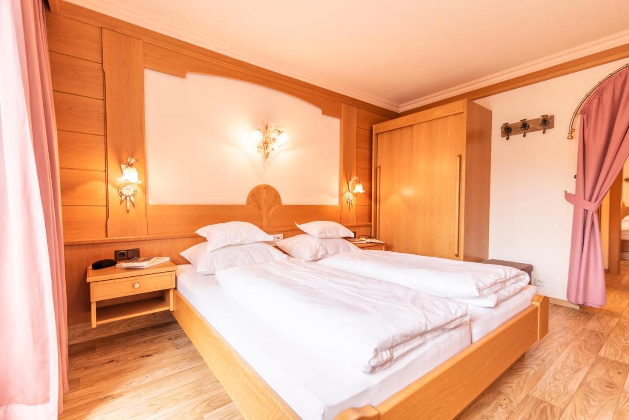 Hotel Garni Apart Tina イシュグル エクステリア 写真