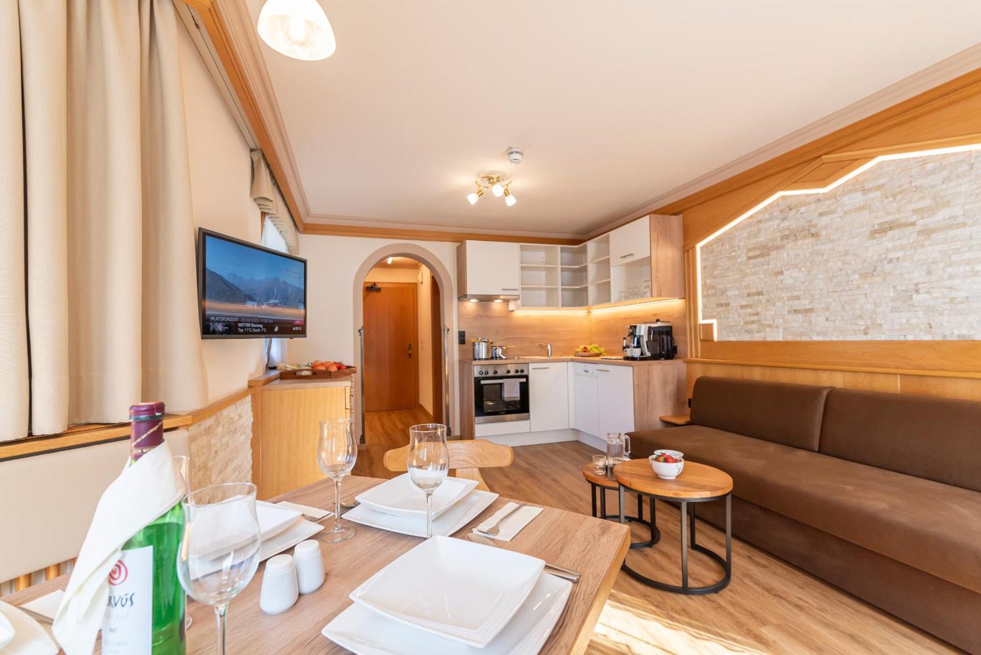 Hotel Garni Apart Tina イシュグル エクステリア 写真