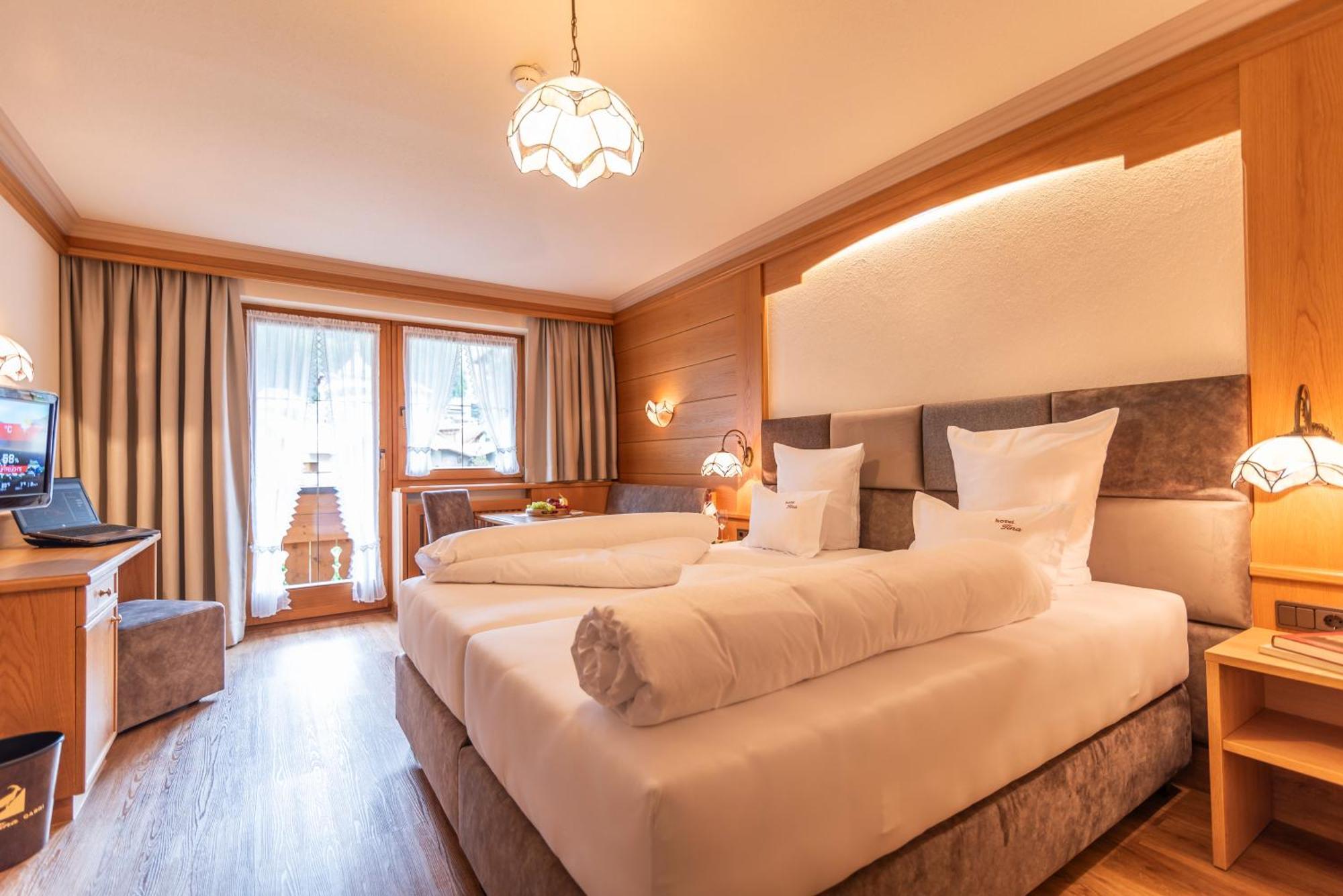 Hotel Garni Apart Tina イシュグル エクステリア 写真
