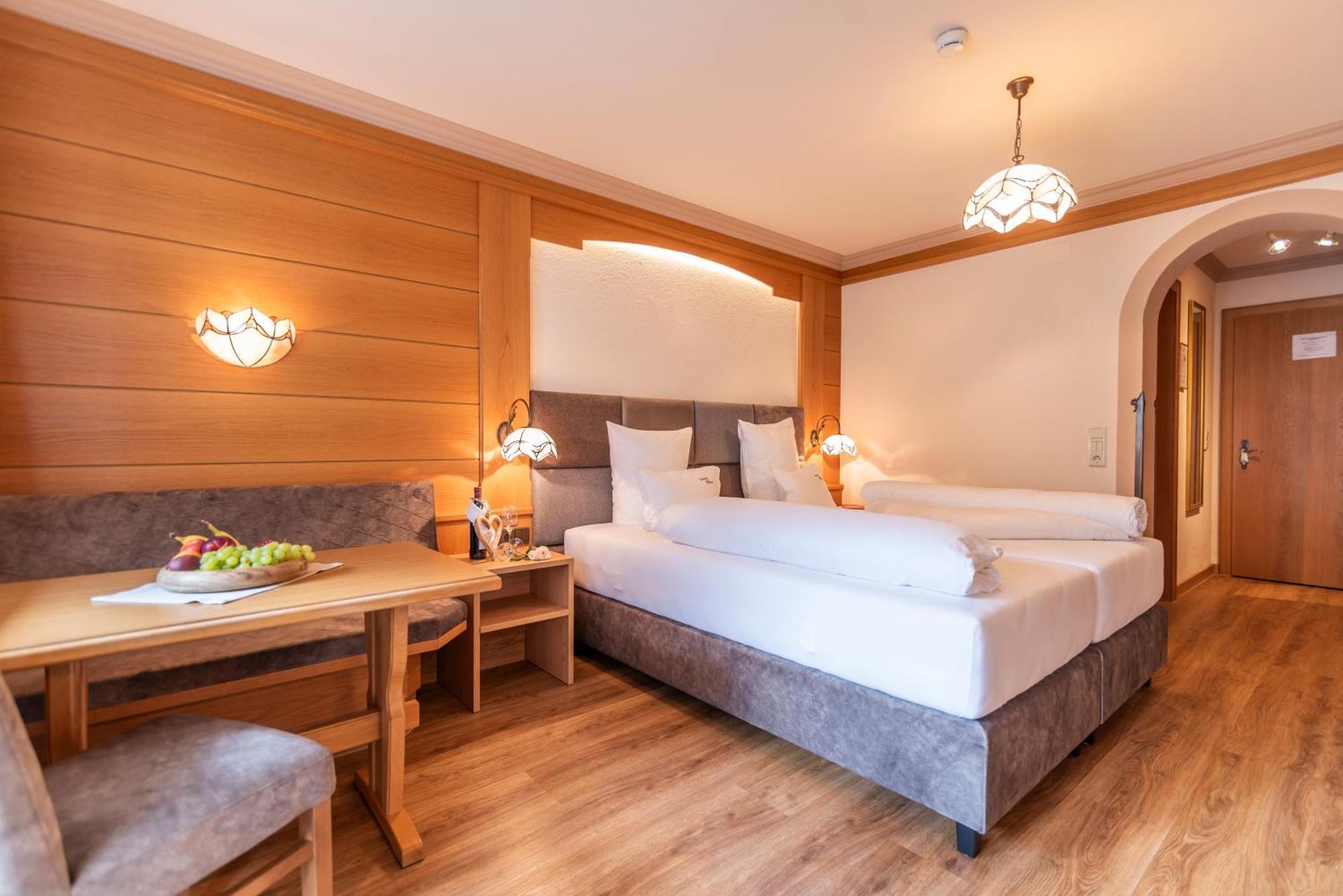 Hotel Garni Apart Tina イシュグル エクステリア 写真