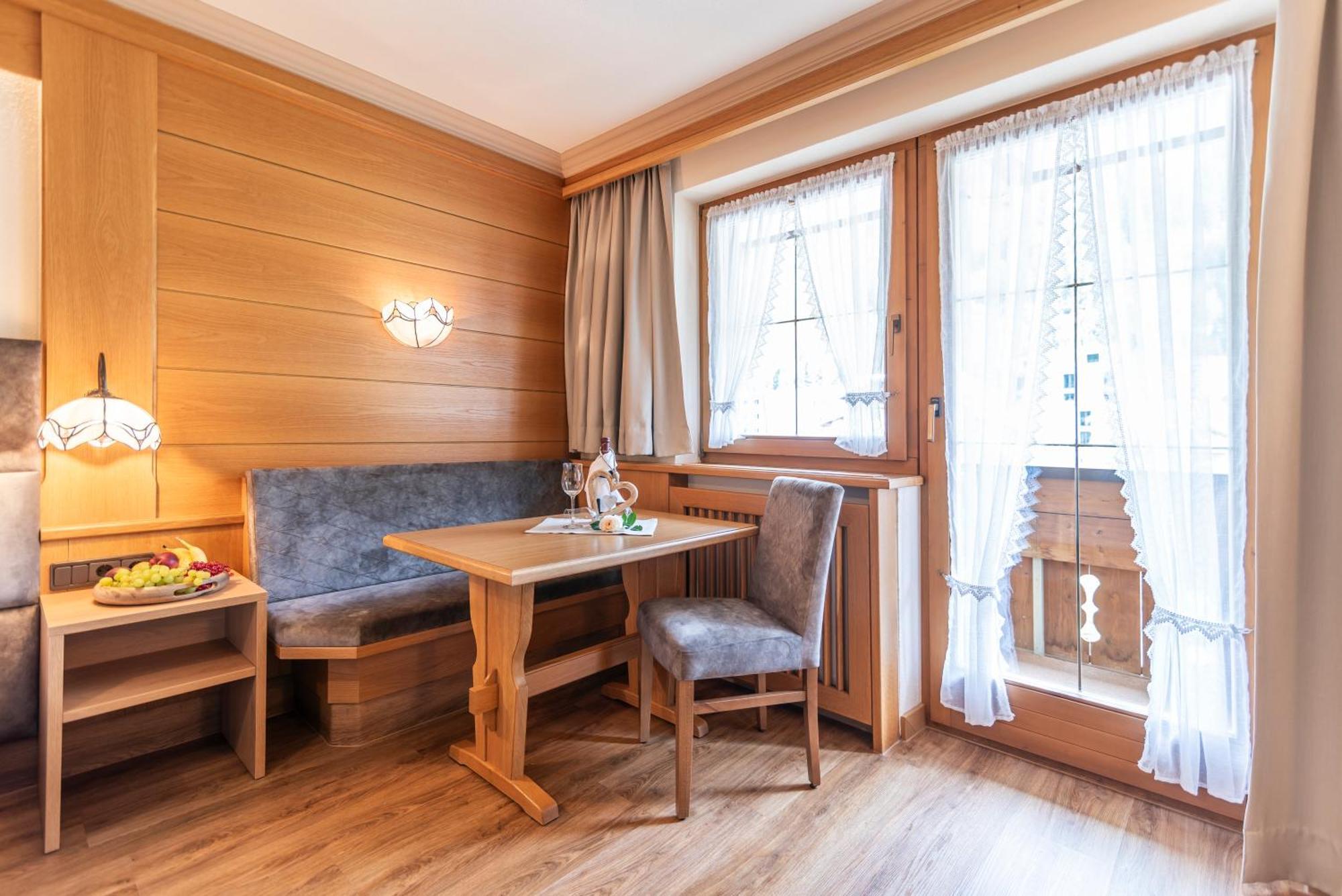 Hotel Garni Apart Tina イシュグル エクステリア 写真